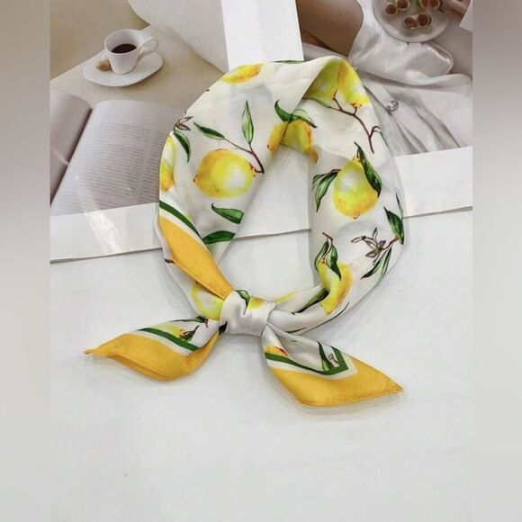 Lemon Print Scarf H5 - Picture 1 of 3